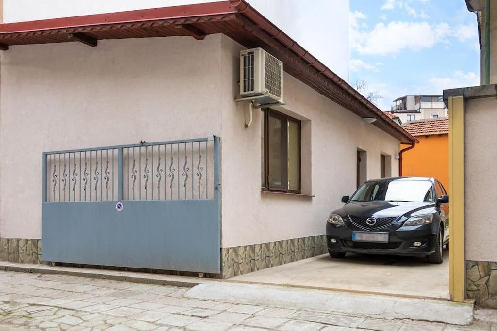 'Little Little' House In The Town Center & Parking Apartment Plovdiv Exterior photo